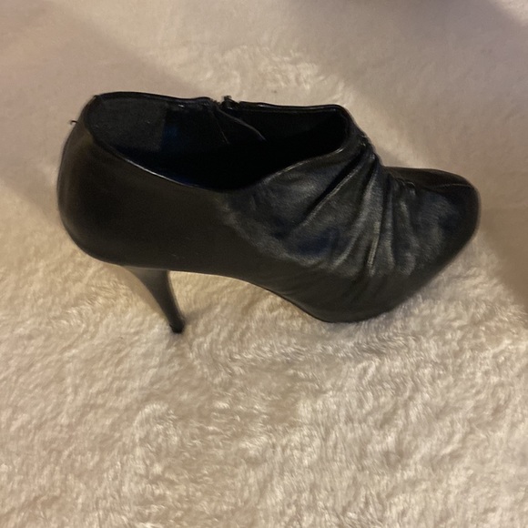 Black heels, like new heel like new and eel leather - Picture 5 of 5